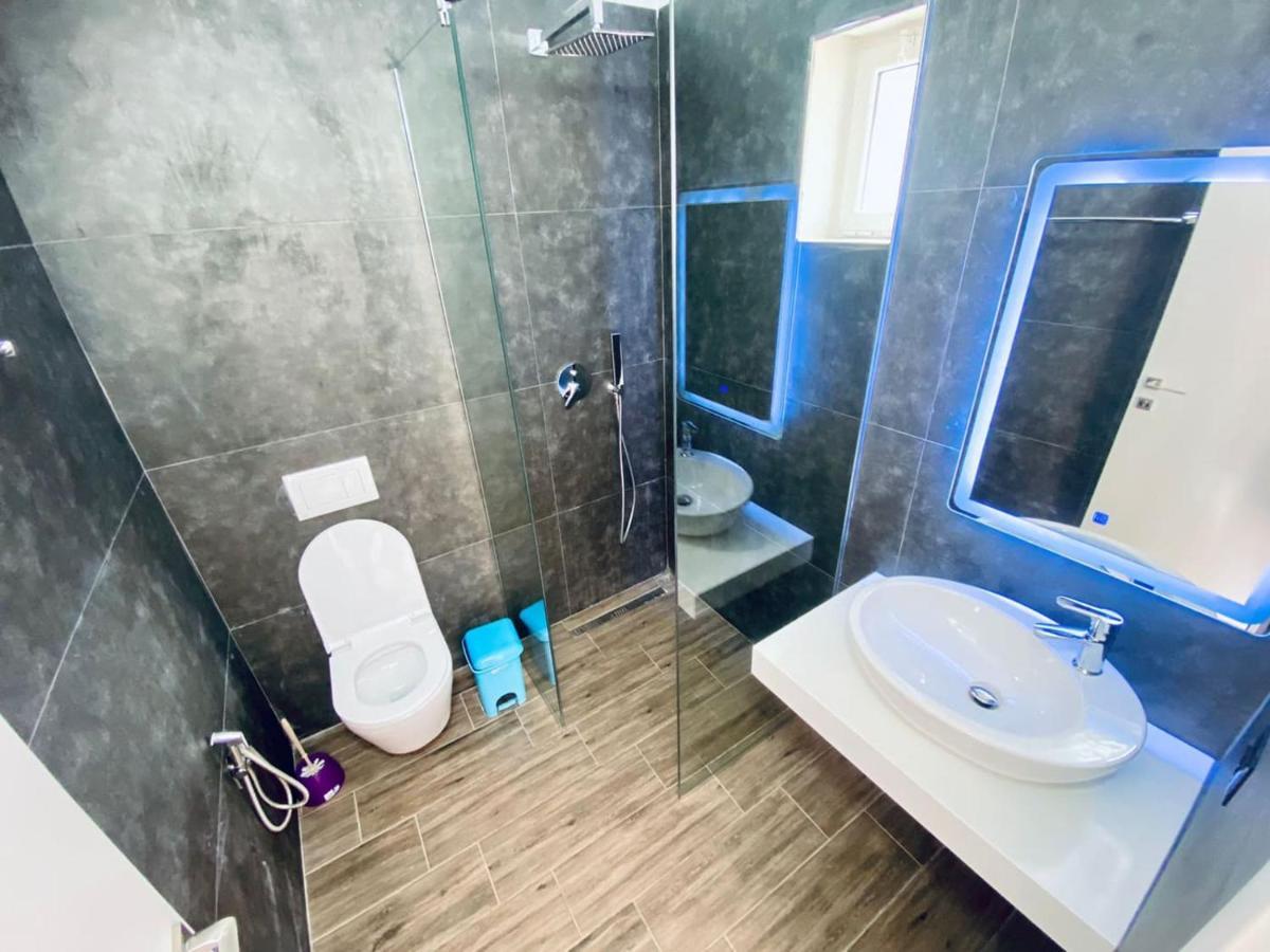 Wild Villa Apartments Sarandë Buitenkant foto