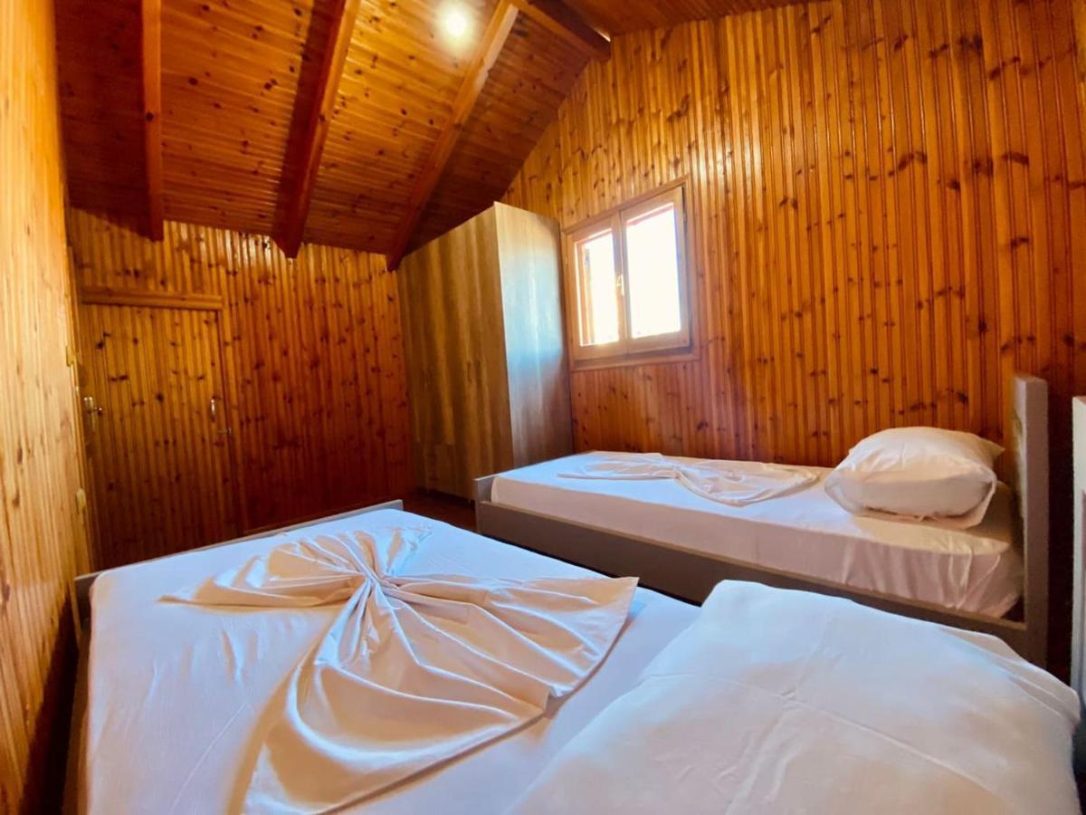 Wild Villa Apartments Sarandë Buitenkant foto